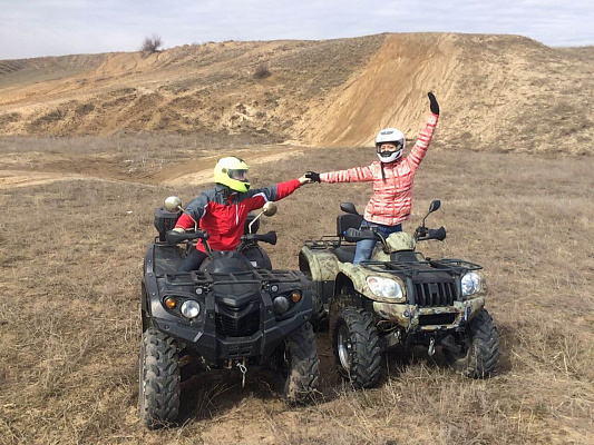 Катание на квадроциклах в Волгограде. Сервис Ultra Подарки. Подарочный сертификат на катание на квадроциклах в Волгограде. Закажите катание на квадроциклах недорого и наслаждайтесь активным отдыхом с друзьями. Выбирайте живописные маршруты для езды на квадроциклах. Сервис UltraPodarki.ru 8800-505-9530. Катание на квадроциклах, Прокат квадроциклов, езда на квадроцикле, прокат квадроциклов Волгоград, катание на квадроциклах Волгоград, Катание на квадроциклах зимой, Катание на квадроциклах летом, Сертификат на катание на квадроциклах 

