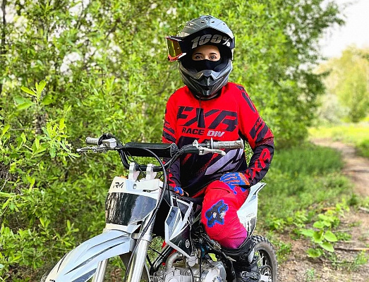 Катание на мотоцикле в Волгограде. ULTRA ПОДАРКИ. Купить катание на мотоцикле в Волгограде. Попробовав езду на мотоциклах, вы получите порцию адреналина и невероятные эмоции. Сервис: UltraPodarki.ru 8 800 505 95 30.. Катание на мотоцикле в Волгограде, прокат мотоциклов Волгоград, катание на мотоциклах, прокат мотоцикла, езда на мотоцикле Волгоград, езда на мотоцикле, мотопрогулка Волгоград, мотопрогулка, поездки на байке, личный мотоцикл, катание на мотоцикле, мотоциклетный шлем, увлечение поездками на мотоцикле, пристрастие к мотоциклам, сертификат на поездку на мотоцикле, прокатиться на мотоцикле, мото-транспорт, мото-треки, мото-поездки, езда на мотоцикле в Волгограде, катание на мотоцикле в Волгограде, мотоклуб в Волгограде
