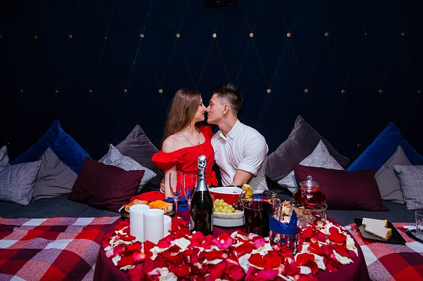 Романтическое свидание в кинотеатре в Волгограде. Ultra Подарки. Купить романтическое свидание в кинотеатре в Волгограде. Подарите самым близким незабываемые моменты и признайтесь в искренних чувствах. Сервис UltraPodarki.ru 8-800-505-95-30. Романтическое свидание в кинотеатре в Волгограде, свидание в Волгограде, свидание в кинотеатре, сертификат на свидание в кинотеатре, сертификат на свидание в Волгограде, купить свидание, купить свидание Волгоград, первое свидание, девушка свидание, хороший кинотеатре, романтический кинотеатре, романтический вечер, романтический ужин, романтические любимому, романтическая музыка