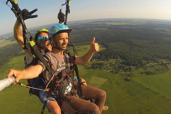 Полёт с инструктором на параплане в Волгограде. Ultra Подарки. Полёт с инструктором на параплане в Волгограде. Попробуйте полёт на двухместном параплане над столицей. Сервис: UltraPodarki.ru 8 800 505 95 30. Полёт на параплане, полёт на параплане Волгоград, полёт с инструктором на параплане Волгоград, полёт с инструктором на параплане, параплан Волгоград, параплан, парапланеризм Волгоград, купить параплан Волгоград
