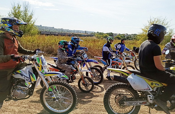 Катание на мотоцикле в Волгограде. ULTRA ПОДАРКИ. Купить катание на мотоцикле в Волгограде. Попробовав езду на мотоциклах, вы получите порцию адреналина и невероятные эмоции. Сервис: UltraPodarki.ru 8 800 505 95 30.. Катание на мотоцикле в Волгограде, прокат мотоциклов Волгоград, катание на мотоциклах, прокат мотоцикла, езда на мотоцикле Волгоград, езда на мотоцикле, мотопрогулка Волгоград, мотопрогулка, поездки на байке, личный мотоцикл, катание на мотоцикле, мотоциклетный шлем, увлечение поездками на мотоцикле, пристрастие к мотоциклам, сертификат на поездку на мотоцикле, прокатиться на мотоцикле, мото-транспорт, мото-треки, мото-поездки, езда на мотоцикле в Волгограде, катание на мотоцикле в Волгограде, мотоклуб в Волгограде
