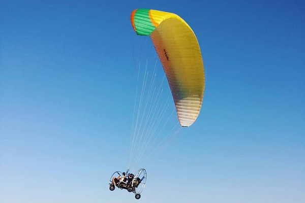 Полёт с инструктором на параплане в Волгограде. Ultra Подарки. Полёт с инструктором на параплане в Волгограде. Попробуйте полёт на двухместном параплане над столицей. Сервис: UltraPodarki.ru 8 800 505 95 30. Полёт на параплане, полёт на параплане Волгоград, полёт с инструктором на параплане Волгоград, полёт с инструктором на параплане, параплан Волгоград, параплан, парапланеризм Волгоград, купить параплан Волгоград