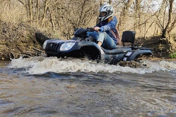 Катание на квадроциклах в Волгограде. Сервис Ultra Подарки. Подарочный сертификат на катание на квадроциклах в Волгограде. Закажите катание на квадроциклах недорого и наслаждайтесь активным отдыхом с друзьями. Выбирайте живописные маршруты для езды на квадроциклах. Сервис UltraPodarki.ru 8800-505-9530. Катание на квадроциклах, Прокат квадроциклов, езда на квадроцикле, прокат квадроциклов Волгоград, катание на квадроциклах Волгоград, Катание на квадроциклах зимой, Катание на квадроциклах летом, Сертификат на катание на квадроциклах 

