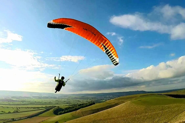 Полёт с инструктором на параплане в Волгограде. Ultra Подарки. Полёт с инструктором на параплане в Волгограде. Попробуйте полёт на двухместном параплане над столицей. Сервис: UltraPodarki.ru 8 800 505 95 30. Полёт на параплане, полёт на параплане Волгоград, полёт с инструктором на параплане Волгоград, полёт с инструктором на параплане, параплан Волгоград, параплан, парапланеризм Волгоград, купить параплан Волгоград