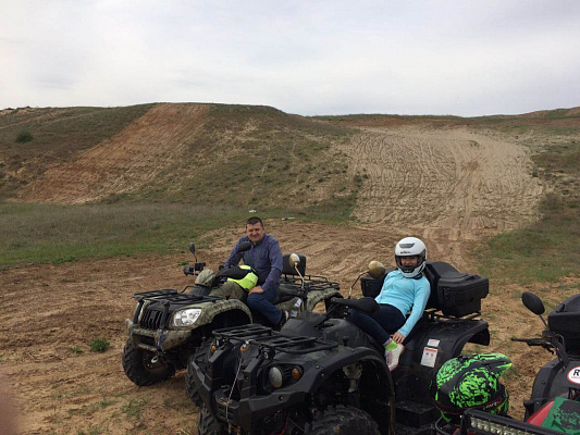 Катание на квадроциклах в Волгограде. Сервис Ultra Подарки. Подарочный сертификат на катание на квадроциклах в Волгограде. Закажите катание на квадроциклах недорого и наслаждайтесь активным отдыхом с друзьями. Выбирайте живописные маршруты для езды на квадроциклах. Сервис UltraPodarki.ru 8800-505-9530. Катание на квадроциклах, Прокат квадроциклов, езда на квадроцикле, прокат квадроциклов Волгоград, катание на квадроциклах Волгоград, Катание на квадроциклах зимой, Катание на квадроциклах летом, Сертификат на катание на квадроциклах 

